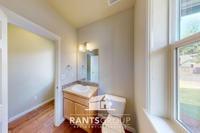 Building Photo - Spacious home in the Olympia School Distri...