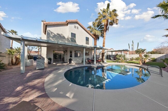 Building Photo - Fully furnished gorgeous Silverado Ranch home!