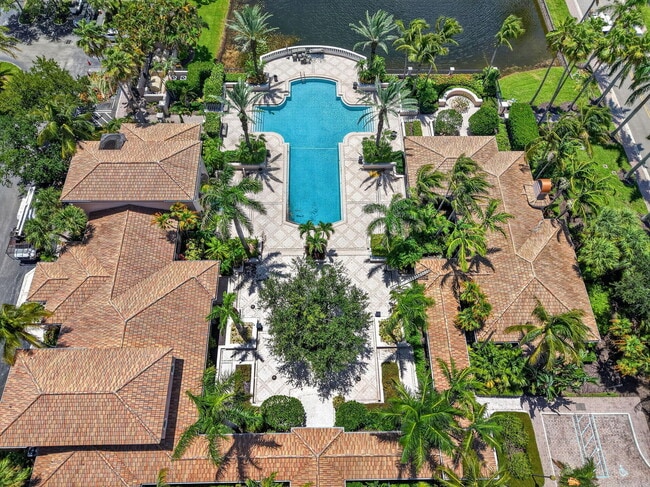 Building Photo - 3020 Alcazar Pl