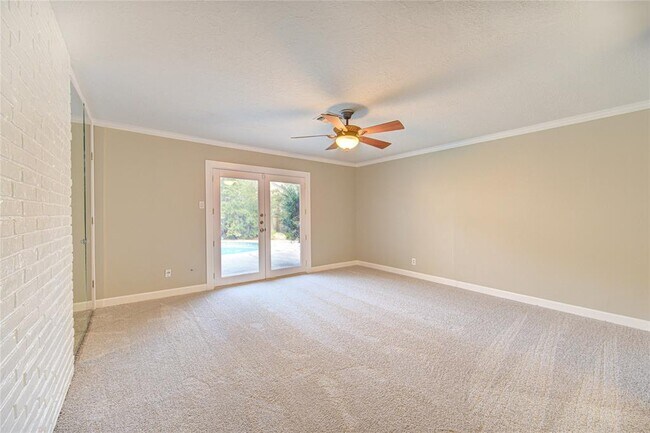 Building Photo - 11024 Riverview Dr