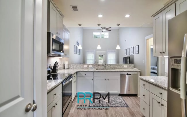 Building Photo - 826 Stonebriar St