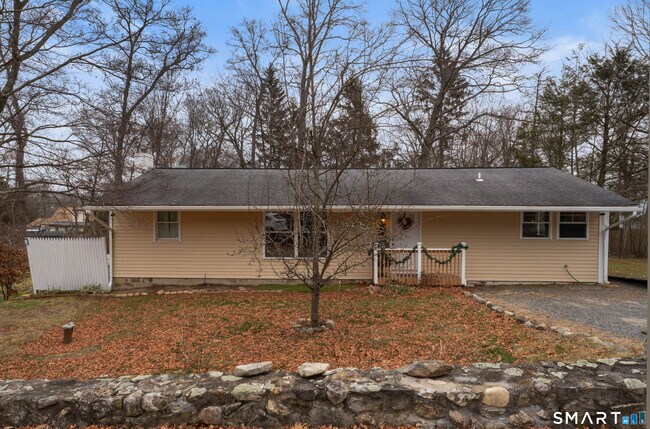 Building Photo - 1 Hawthorne Cove