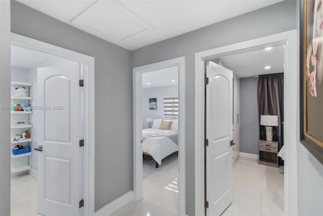 Building Photo - 830 SW 93rd Ave