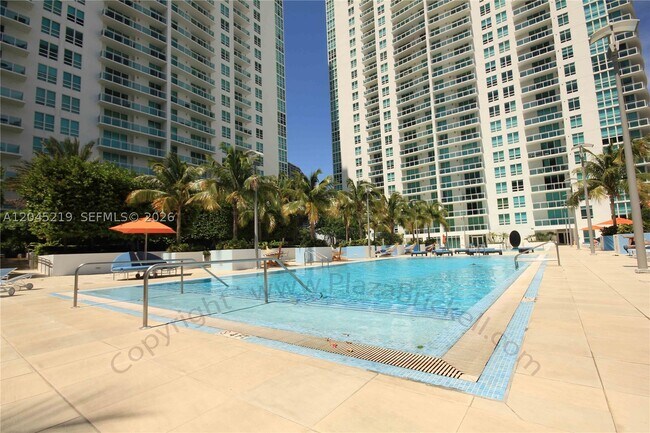 Building Photo - 950 Brickell Bay Dr