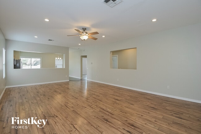 Building Photo - 9657 N Deimos Dr