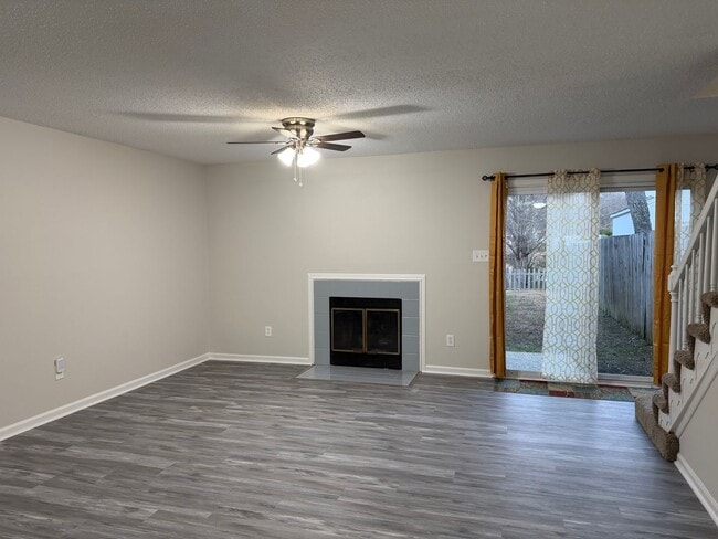 Building Photo - LANDSTOWN LAKES