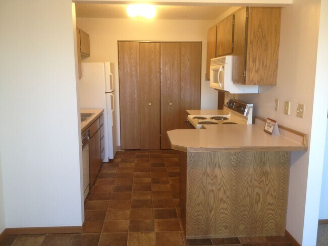 Interior Photo - 1208 28th Ave S