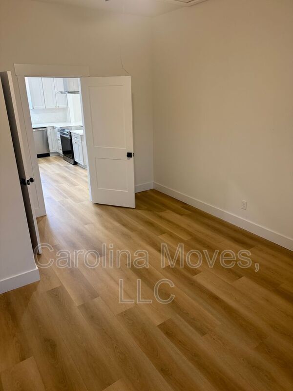 Building Photo - 6 10th St