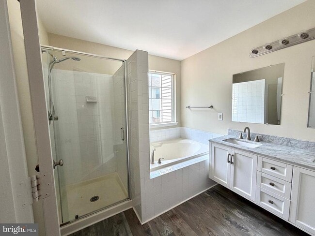 Building Photo - 47403 Darkhollow Falls Terrace