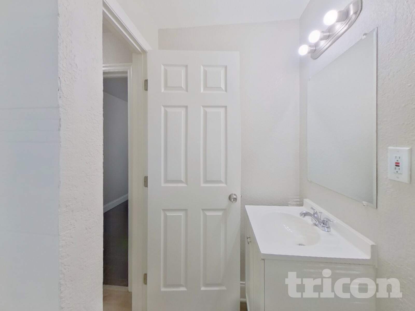 Building Photo - 1724 Logie Ave