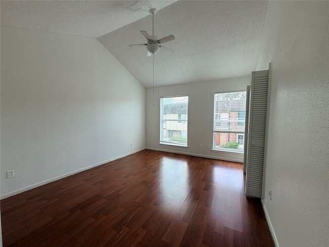 Building Photo - 7700 Creekbend Dr