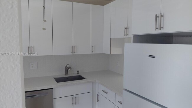 Building Photo - 7897 Golf Cir Dr