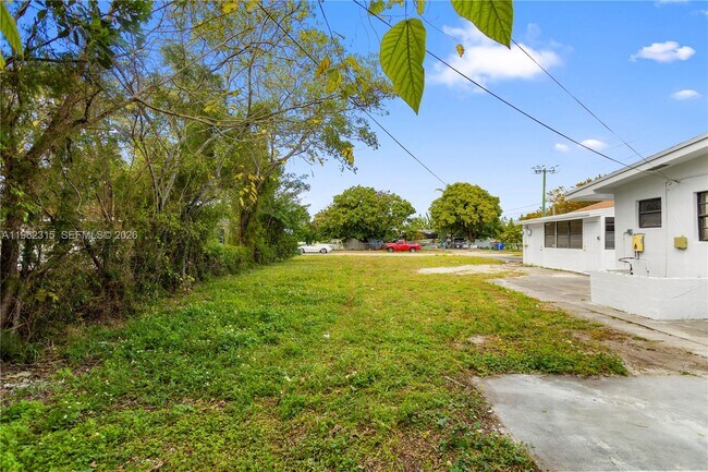 Building Photo - 6200 Fletcher St