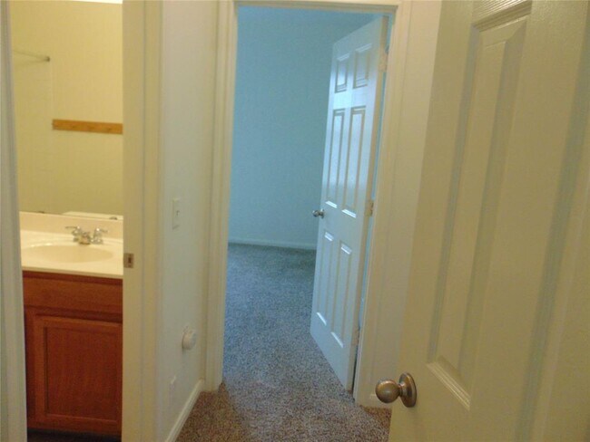 Building Photo - 2417 Allred Dr
