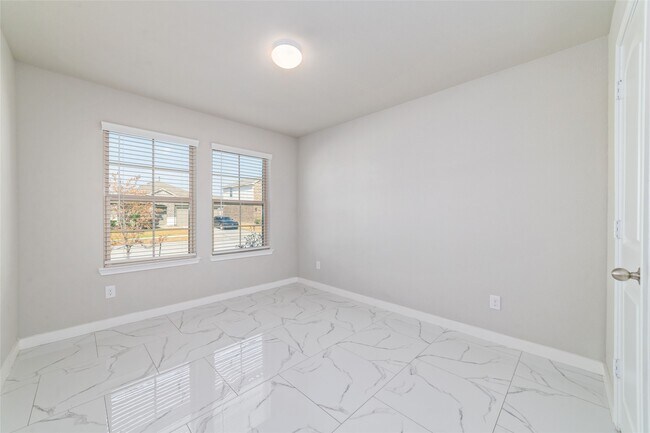 Building Photo - 5502 Creekside Ridge Trail