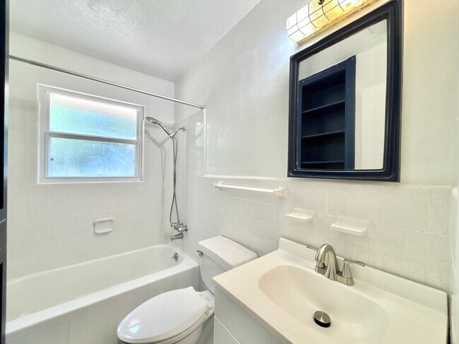 Building Photo - 3460 Rothschild Dr
