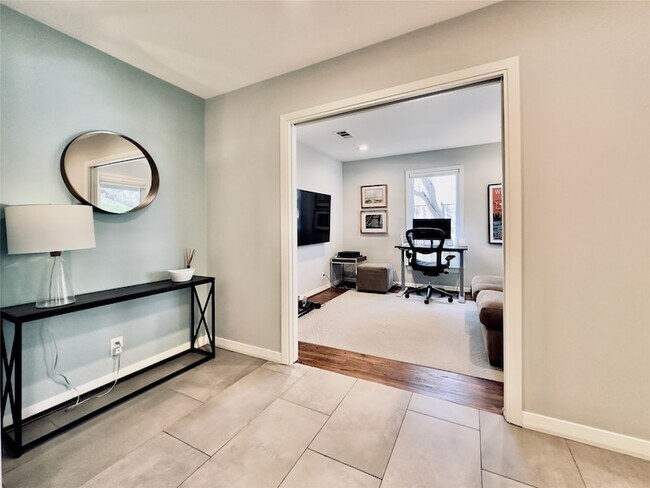 Building Photo - 7119 Dalewood Ln