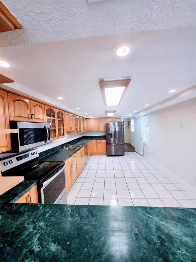 Building Photo - 793 NE 206th St