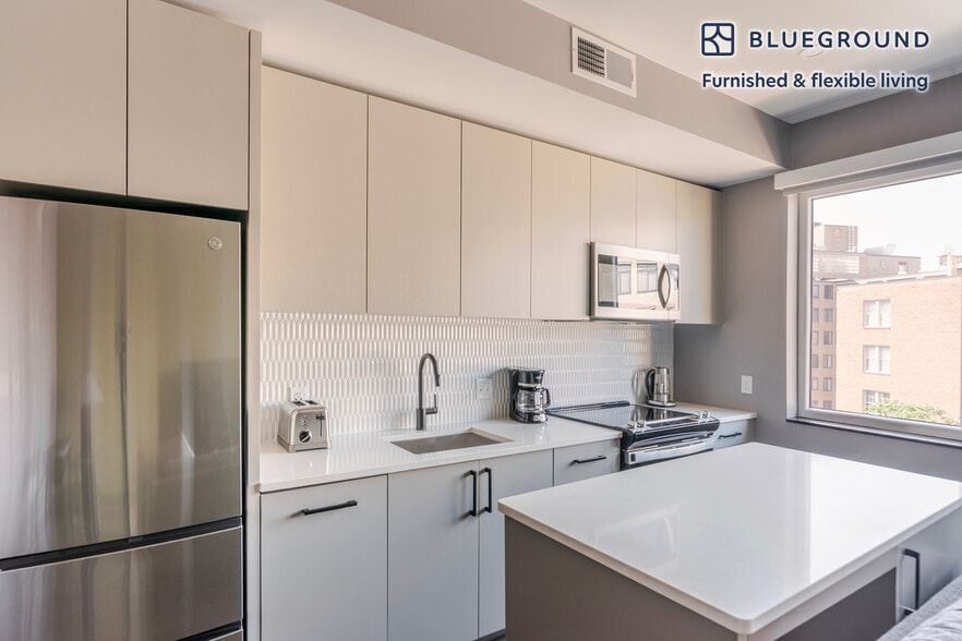 Building Photo - 1313 L St NW
