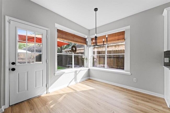 Building Photo - 15407 Cumberland Oak Way