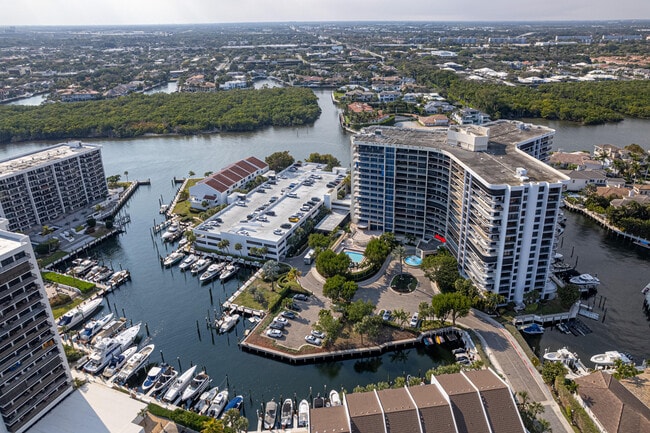 Building Photo - 4740 S Ocean Blvd