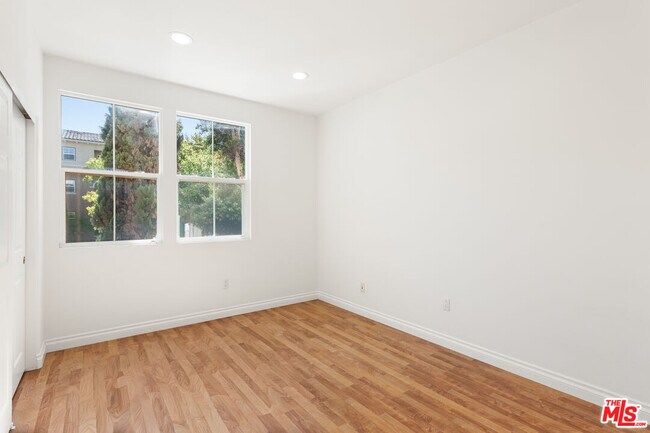 Building Photo - 13075 Pacific Promenade