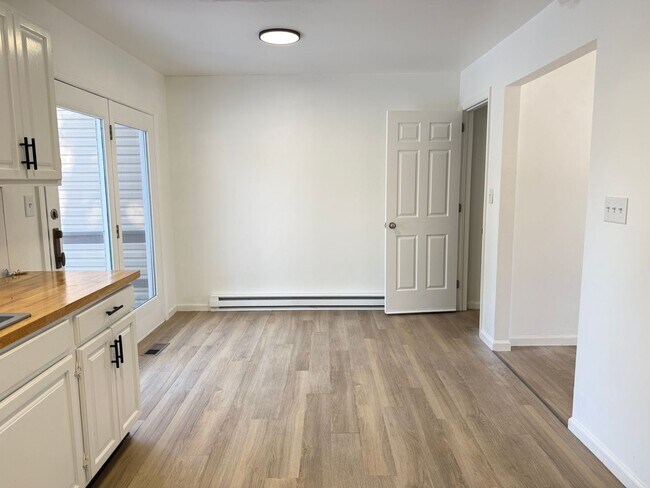 Building Photo - Beautiful 2-Bedroom 1.5 Bathroom Home in Elizabethtown School District!