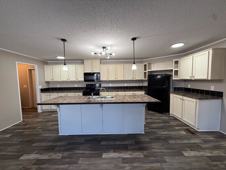 Building Photo - 12457 St Michel Ave