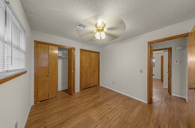 Building Photo - Great 2 Bed /1 Bath Downtown Bentonville