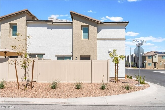 Building Photo - 2830 Matador Red Ave