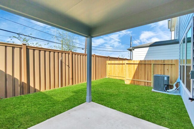Building Photo - 10320 Marston Vineyard Dr