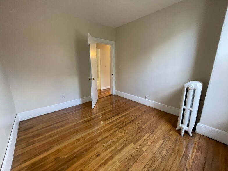 Building Photo - 338 K St