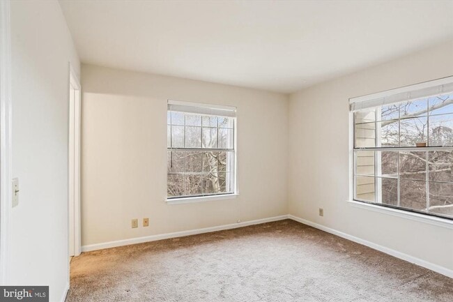 Building Photo - 5708 Chapman Mill Dr