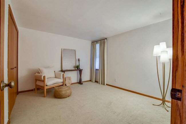Building Photo - 6409-6411 Hammersley Rd Duplex