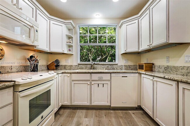 Building Photo - 905 Mainsail Cir