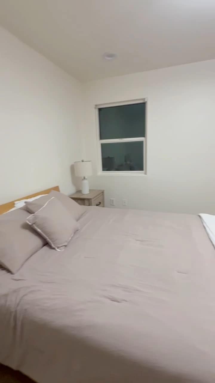 Building Photo - 521 S Alameda St