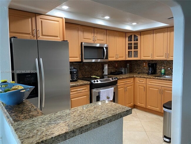 Building Photo - 9375 Fontainebleau Blvd