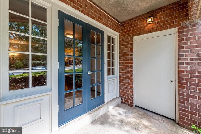 Building Photo - 5909 Prince James Dr