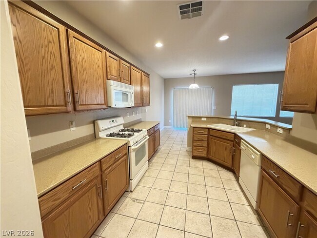 Building Photo - 2356 Apparition St