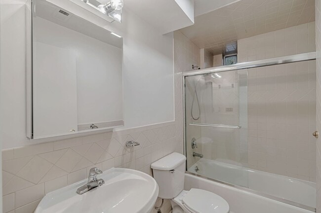 Building Photo - Charming Four Bedroom Home in Potrero Hill...