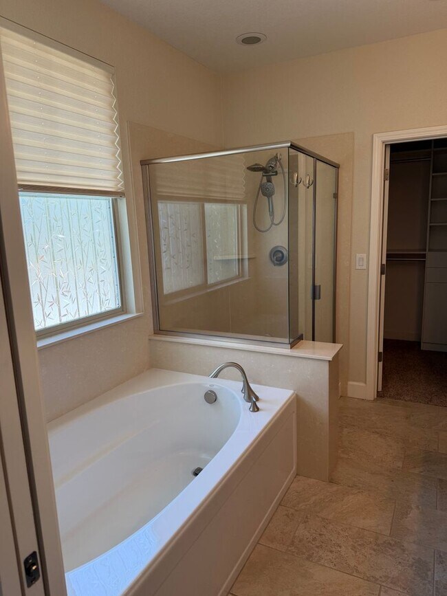 Building Photo - 4668 Lue Ln