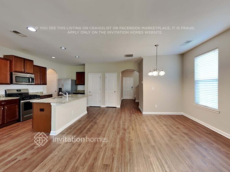 Building Photo - 1833 Crandon Ct
