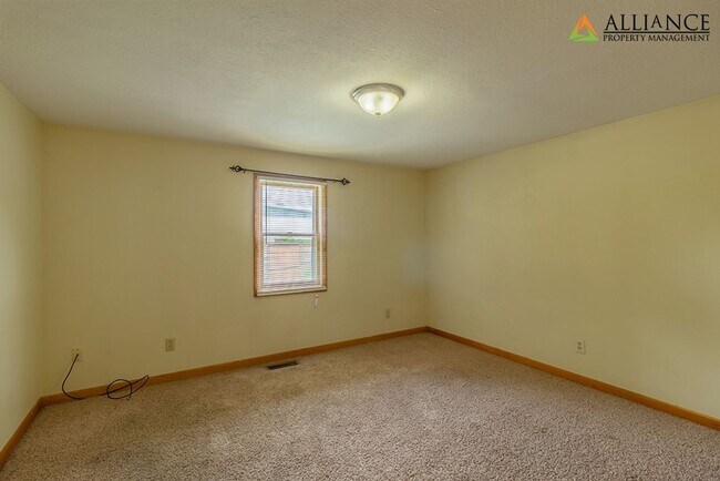 Building Photo - Great Location off Fort Riley Blvd with a ...