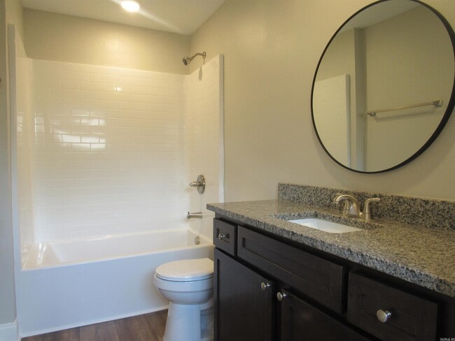 Building Photo - 1515 Stamps St