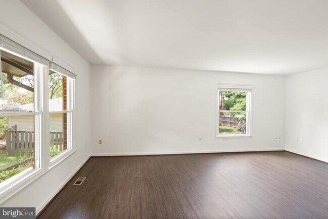 Building Photo - 8902 Huxley Ct