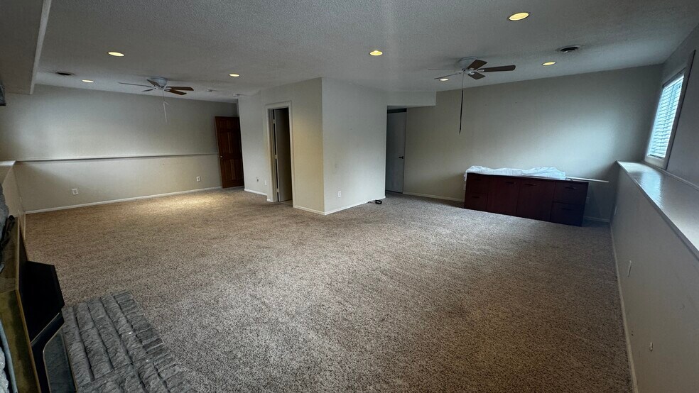 Building Photo - 8700 Loch Lomond Blvd