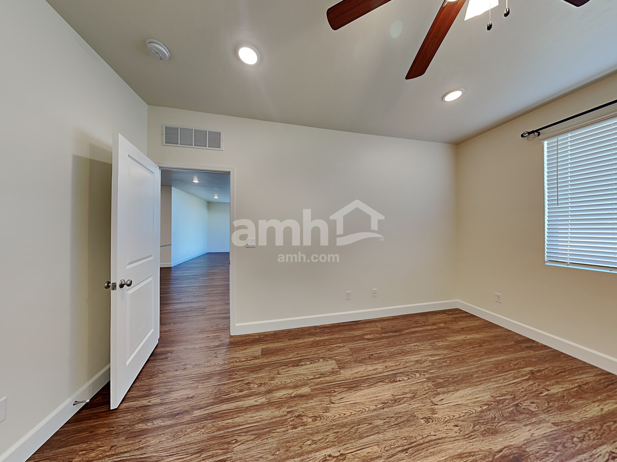 Building Photo - 1732 N Montgomery Way