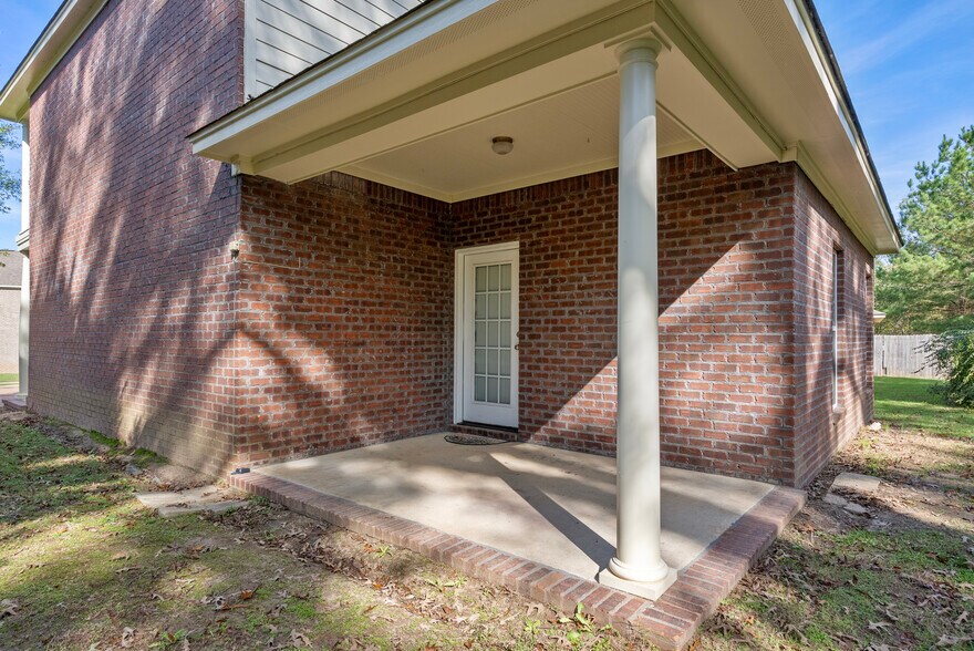 Building Photo - 728 Southpointe Commons Loop