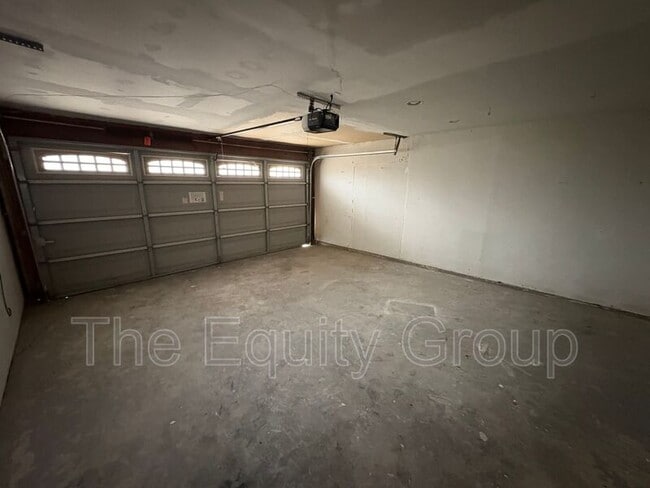 Building Photo - 737 S Spruce St