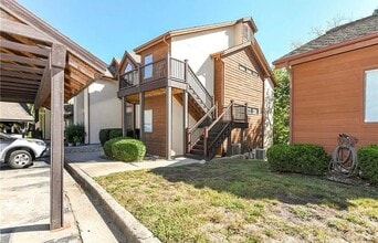 Building Photo - SEE IT NOW: Charming 2-Bedroom Condo in a Convenient Location ~ $500 MOVE-IN SPECIAL!